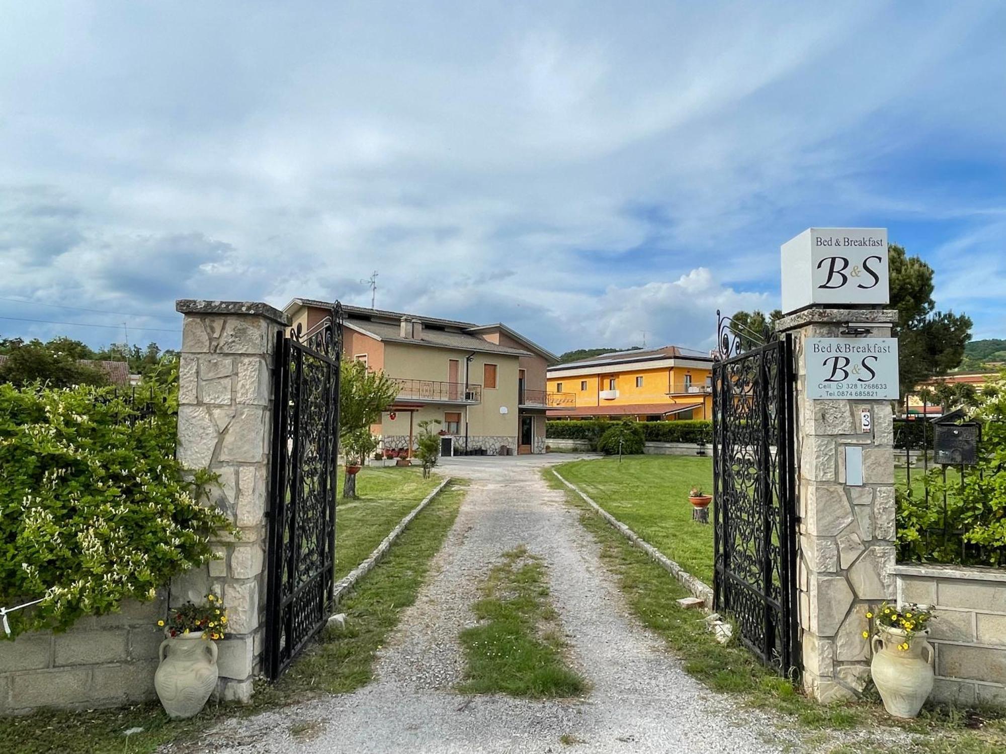 B&S Bed and Breakfast Vinchiaturo Exteriör bild